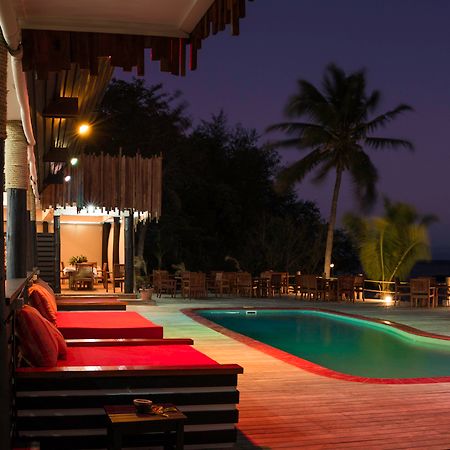 Funky Fish Beach & Surf Resort Solevu Экстерьер фото