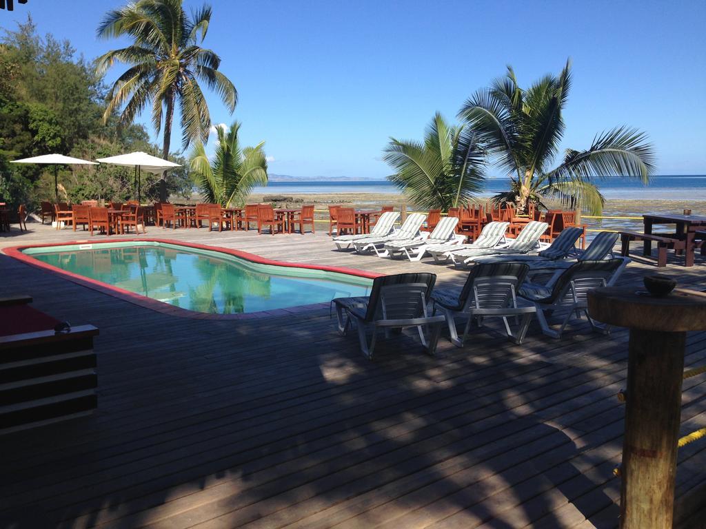 Funky Fish Beach & Surf Resort Solevu Экстерьер фото