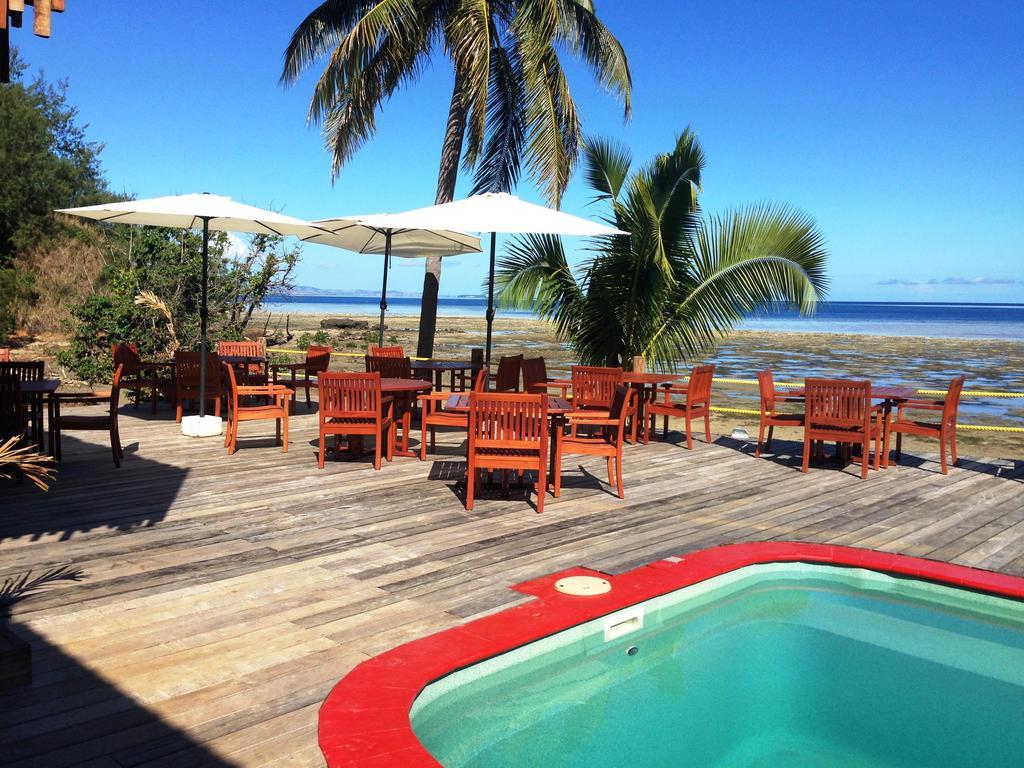 Funky Fish Beach & Surf Resort Solevu Экстерьер фото