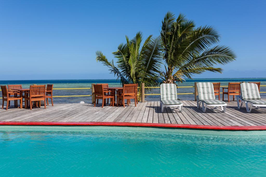 Funky Fish Beach & Surf Resort Solevu Экстерьер фото