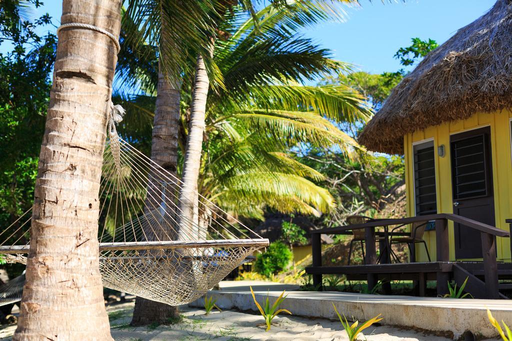 Funky Fish Beach & Surf Resort Solevu Экстерьер фото